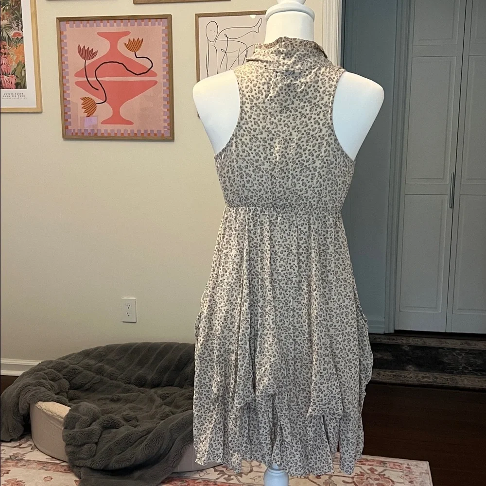 Cream Floral Dress - Picture 3 of 6